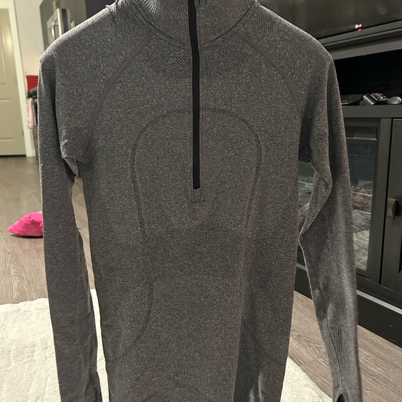 lululemon athletica Jackets & Blazers - Lululemon Run Swiftly Tech 1/2 zip size 4